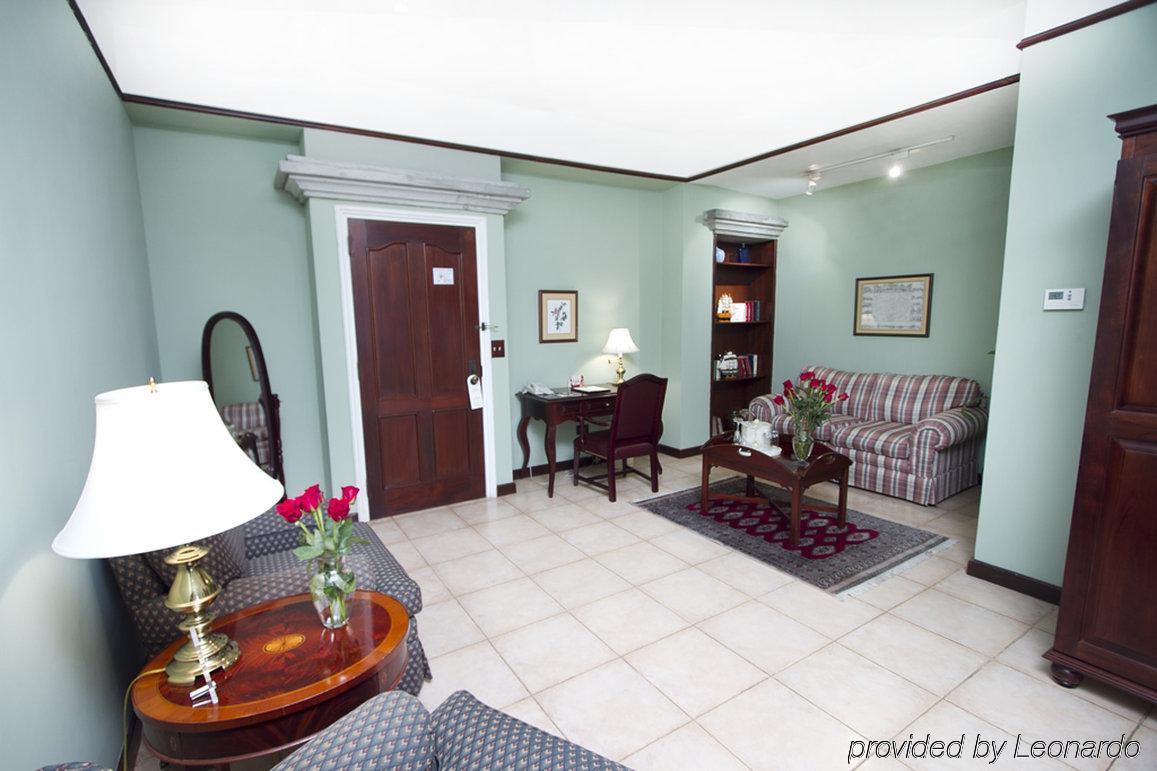 Hotel Deville 4*
