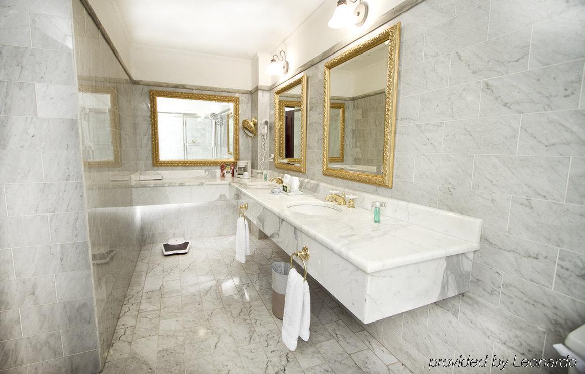 Hotel Deville 4*
